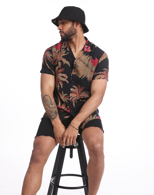 Camisa hawaiana de hojas marrones