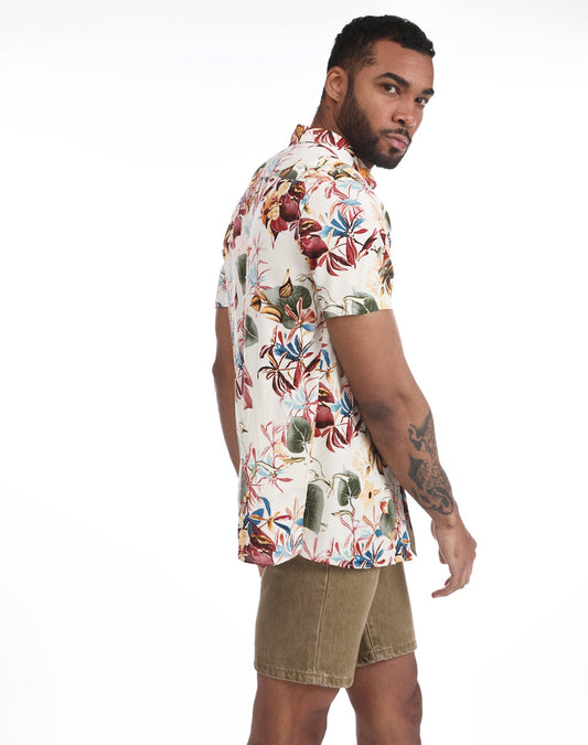 Camisa hawaiana vainilla con flores tropicales